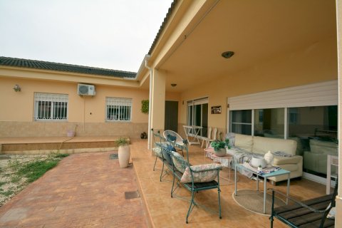 Finca for sale Almoradi, Alicante, Spain 4 bedrooms, 267 sq.m. No. 115338 - photo 3
