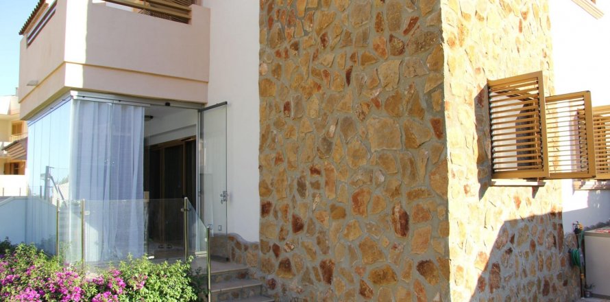 House Finestrat, Alicante, Spain 2 bedrooms, 129 sq.m. No. 109376