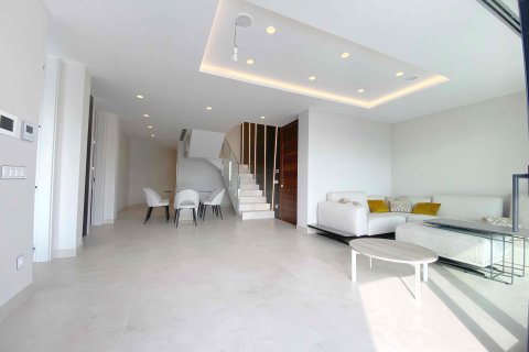 Takvåning till salu i Benidorm, Alicante, Spanien 4 sovrum, 175 kvm. Nr. 108070 - foto 20