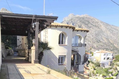 Villa for sale Calpe, Alicante, Spain 5 bedrooms, 230 sq.m. No. 57750 - photo 27