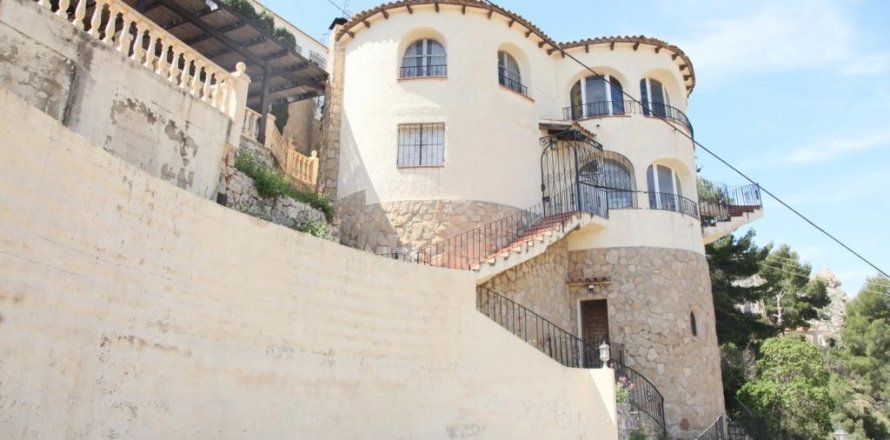 Villa Calpe, Alicante, Spain 5 bedrooms, 230 sq.m. No. 57750