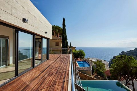 Talo myytävänä Lloret de Mar, Girona, Espanja, 4 makuuhuonetta, 331 m2 No. 22813 - kuva 9