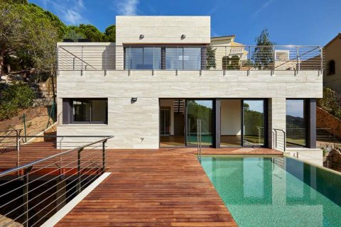 Talo myytävänä Lloret de Mar, Girona, Espanja, 4 makuuhuonetta, 331 m2 No. 22813 - kuva 1
