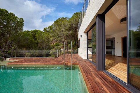 Talo myytävänä Lloret de Mar, Girona, Espanja, 4 makuuhuonetta, 331 m2 No. 22813 - kuva 11