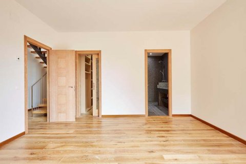 Talo myytävänä Lloret de Mar, Girona, Espanja, 4 makuuhuonetta, 331 m2 No. 22813 - kuva 27