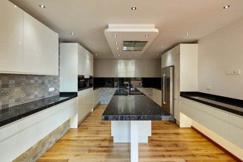Talo myytävänä Lloret de Mar, Girona, Espanja, 4 makuuhuonetta, 331 m2 No. 22813 - kuva 12