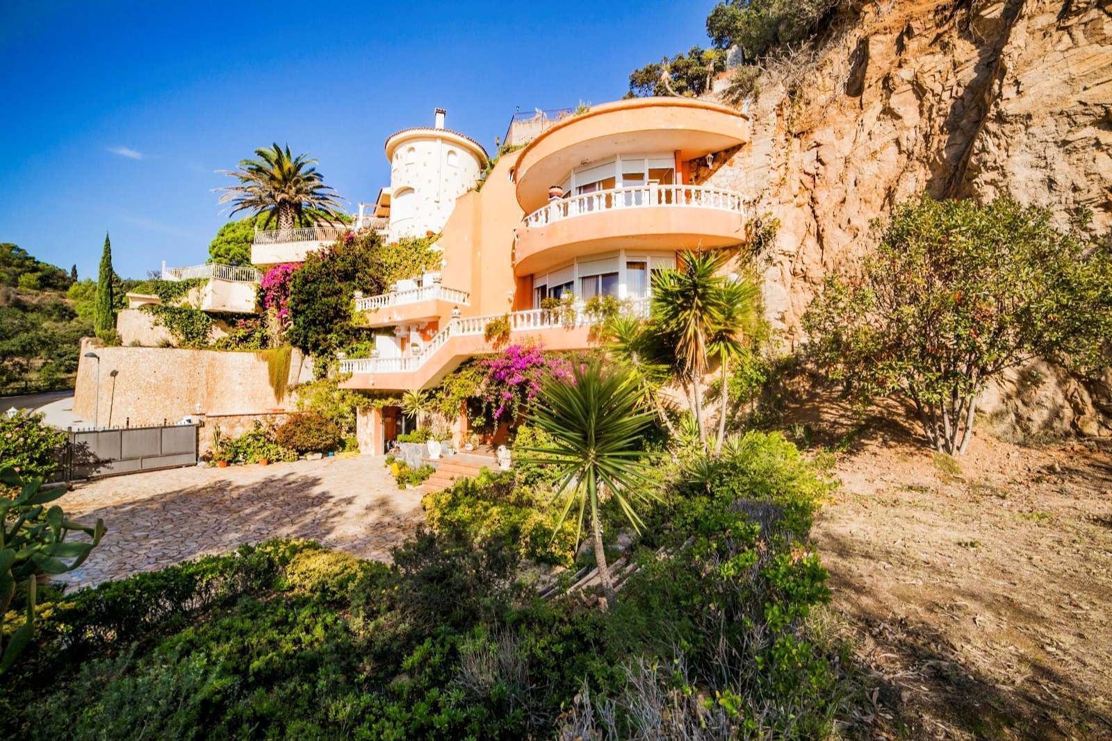 Casa a Lloret de Mar, Girona, Spagna 5 camere da letto, 420 mq. N° 22796