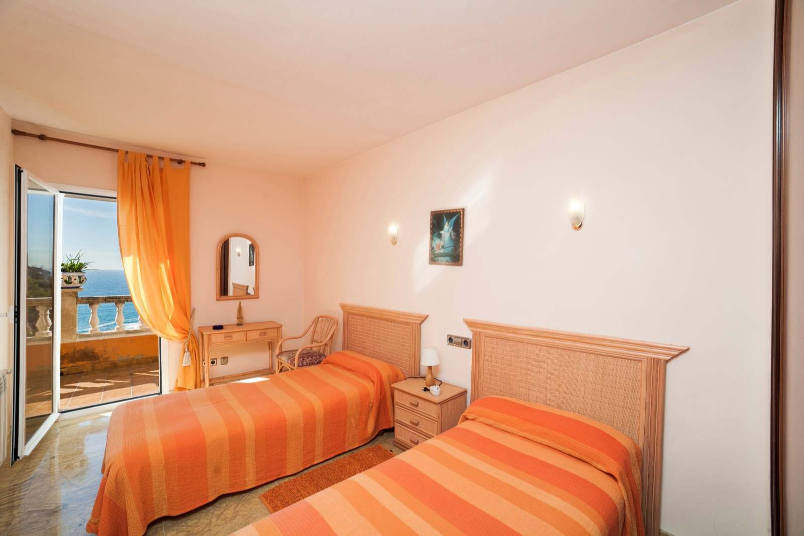 Casa a Lloret de Mar, Girona, Spagna 5 camere da letto, 420 mq. N° 22796
