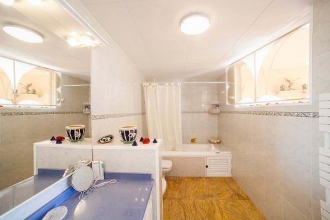 Talo myytävänä Lloret de Mar, Girona, Espanja, 5 makuuhuonetta, 420 m2 No. 22796 - kuva 15