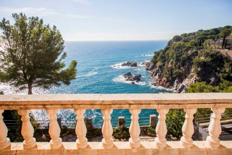 Talo myytävänä Lloret de Mar, Girona, Espanja, 5 makuuhuonetta, 420 m2 No. 22796 - kuva 22