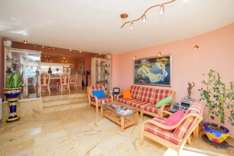 Talo myytävänä Lloret de Mar, Girona, Espanja, 5 makuuhuonetta, 420 m2 No. 22796 - kuva 10