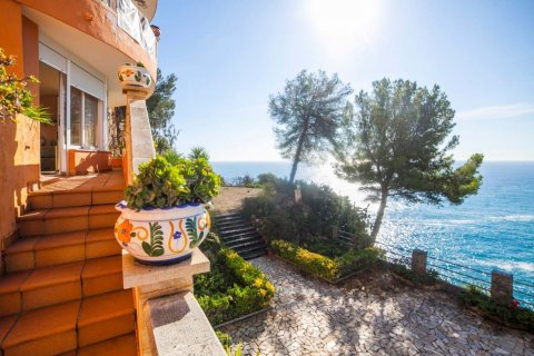 Talo myytävänä Lloret de Mar, Girona, Espanja, 5 makuuhuonetta, 420 m2 No. 22796 - kuva 5
