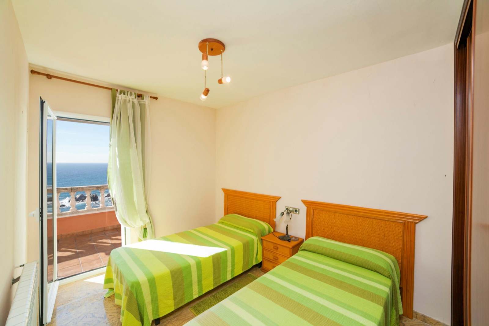 Casa a Lloret de Mar, Girona, Spagna 5 camere da letto, 420 mq. N° 22796