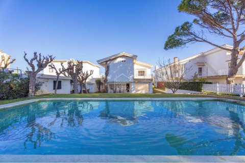 Villa for sale Mahon, Menorca, Spain 4 bedrooms, 320 sq.m. No. 110959 - photo 1