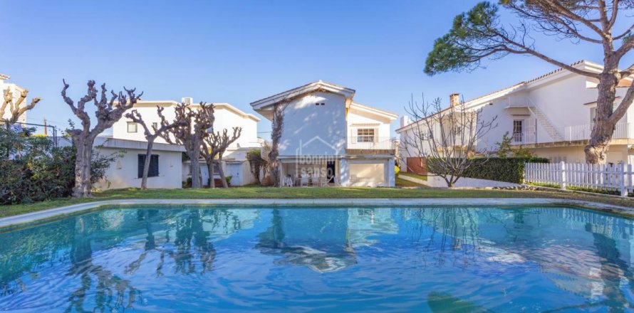 Villa Mahon, Menorca, Spain 4 bedrooms, 320 sq.m. No. 110959