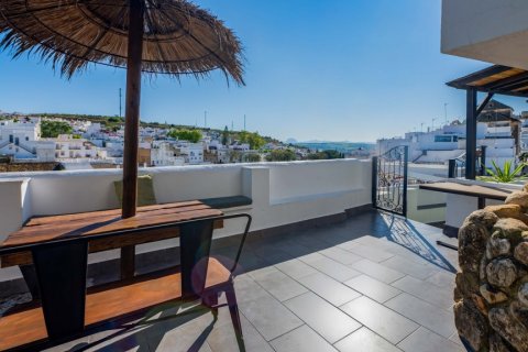 Casa adosada en venta Arcos de la Frontera, Cádiz, España 20 dormitorios, 1.63 m2 No. 108261 - foto 1