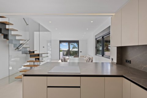 Duplex for sale El Paraiso, Alicante, Spain 3 bedrooms, 207 sq.m. No. 108258 - photo 12