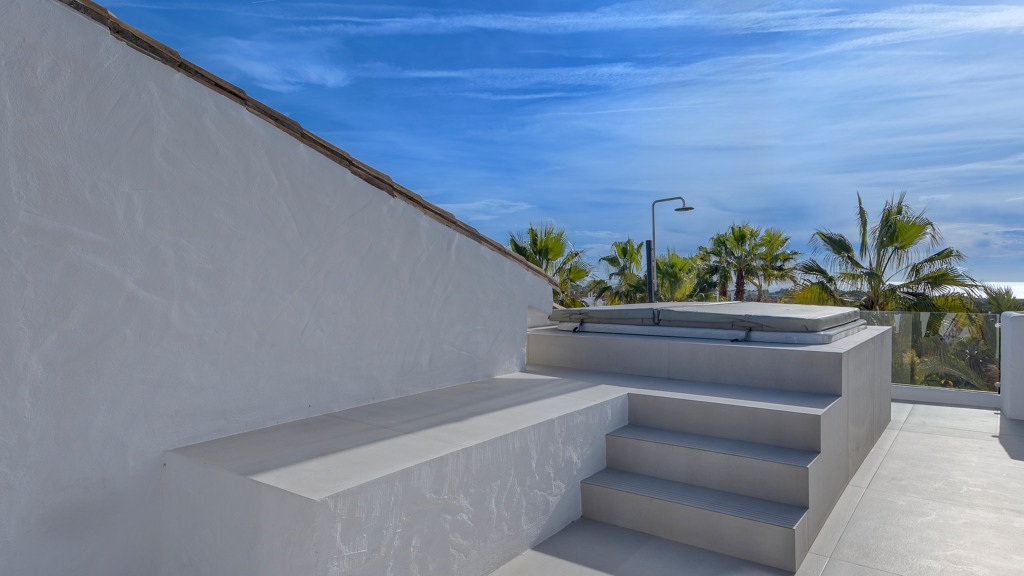 Penthouse à El Paraiso, Malaga, Espagne 3 chambres, 207 m2 No. 108258