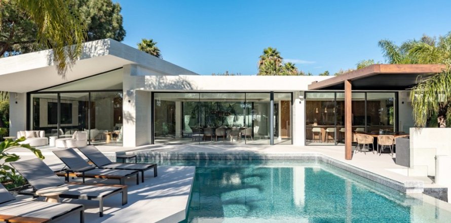 Villa Marbella, Malaga, Spain 5 bedrooms, 717 sq.m. No. 108263