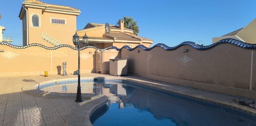 Villa Ciudad Quesada, Alicante, Spānijā 3 istabas, 125 m2 Nr. 115245