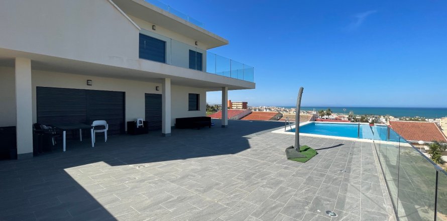 Villa Torrevieja, Alicante, Spanien 5 sovrum, 537 kvm. Nr. 115249