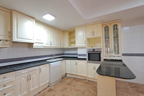 Dzīvoklis pārdošanā Torrevieja, Alicante, Spānijā 5 istabas, 250 m2 Nr. 115990 - attēls 16