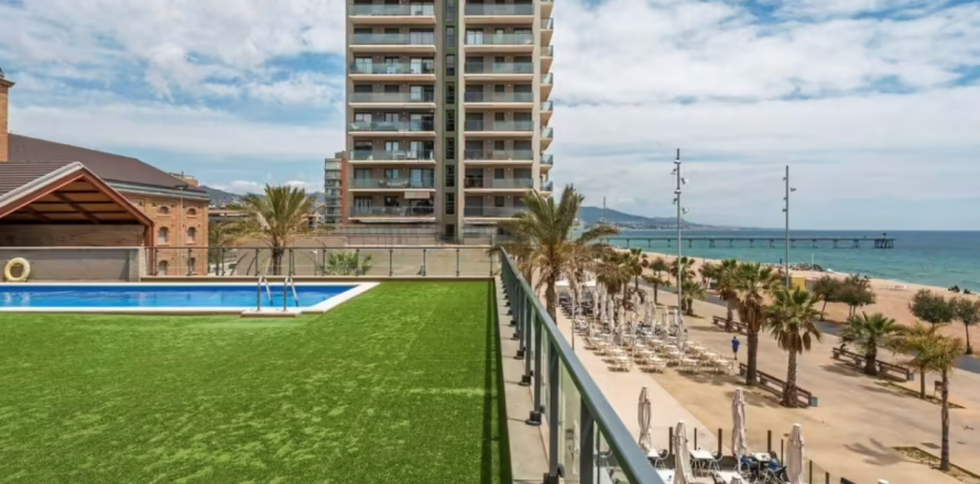 Apartment Badalona, Barcelona, Espagne 3 chambres, 120 m2 No. 35608