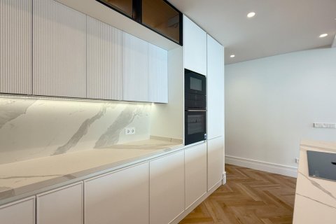 Appartamento in vendita Madrid, Spagna 3 camere da letto, 137 mq. N° 109414 - foto 8