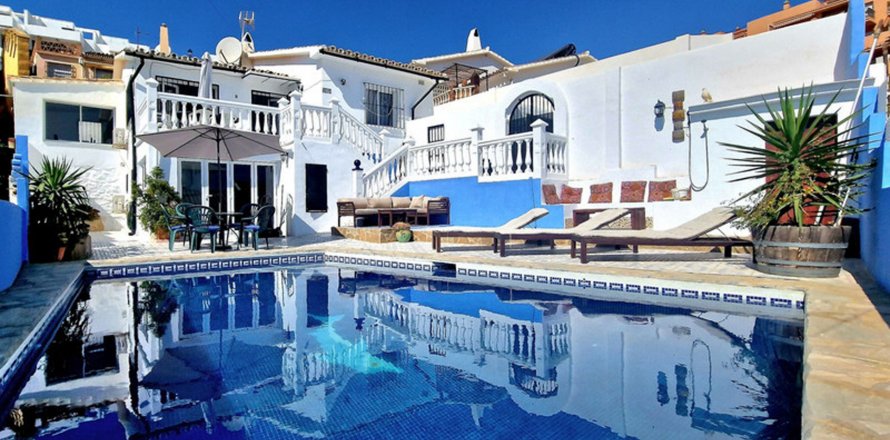 Villa Fuengirola, Malaga, Spagna 4 camere da letto, 160 mq. N° 109497