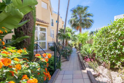 Apartment for sale Estepona, Malaga, Spain 2 bedrooms, 100 sq.m. No. 109498 - photo 17