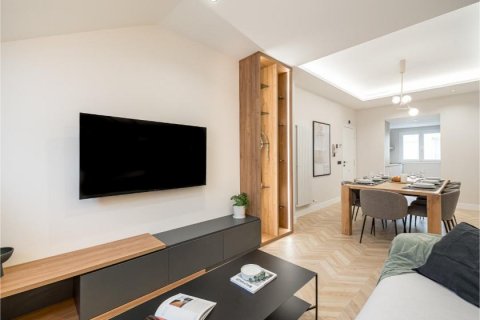 Apartment for sale Madrid, Spain 2 bedrooms, 74 sq.m. No. 90235 - photo 1