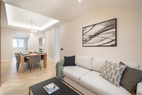 Apartment for sale Madrid, Spain 2 bedrooms, 74 sq.m. No. 90235 - photo 2