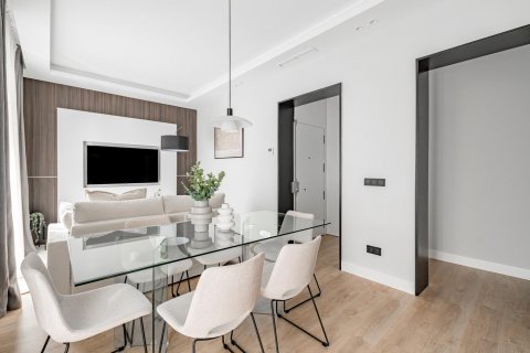 Apartment à vendre Madrid, Espagne, 2 chambres, 76 m2 No. 90234 - photo 1