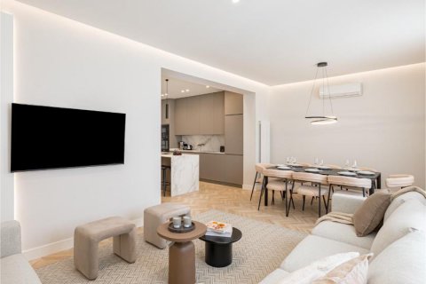 Apartamento en venta Madrid, España 4 dormitorios, 147 m2 No. 90231 - foto 2