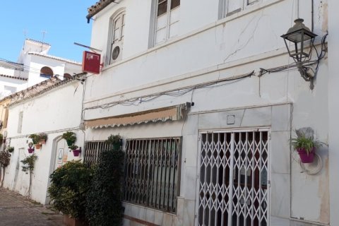House for sale Estepona, Malaga, Spain 323 sq.m. No. 107833 - photo 1