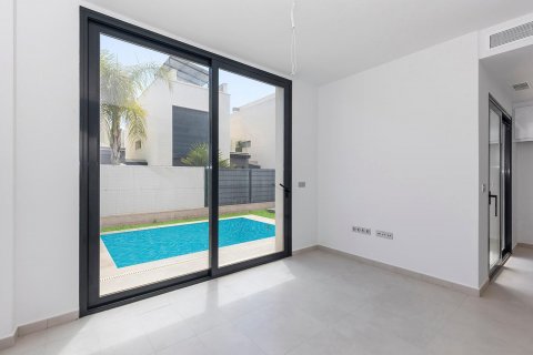 Продажа виллы в Ла Флорида, Аликанте, Испания 3 спальни, 140м2 №109055 - фото 2