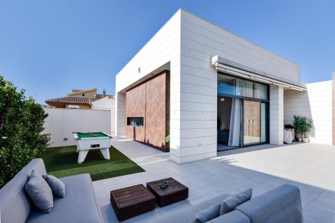 Villa for sale Pilar de la Horadada, Alicante, Spain 3 bedrooms, 250 sq.m. No. 109061 - photo 1