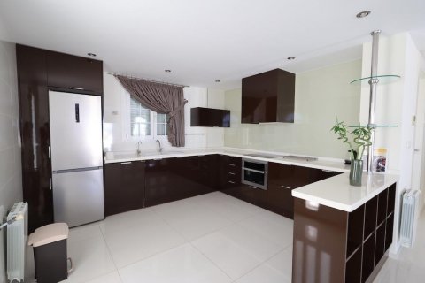 Apartment for sale Dona Pepa, Alicante, Spain 3 bedrooms, 358 sq.m. No. 109054 - photo 9