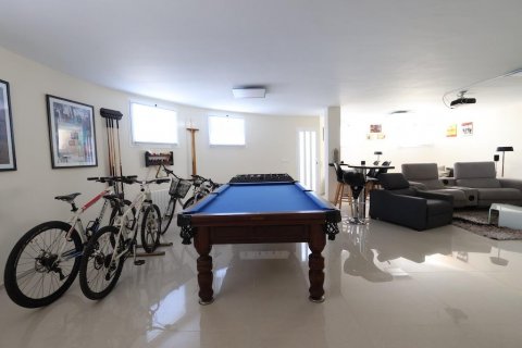 Apartment for sale Dona Pepa, Alicante, Spain 3 bedrooms, 358 sq.m. No. 109054 - photo 19