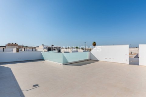 Villa till salu i Los Alcazares, Murcia, Spanien 3 sovrum, 142 kvm. Nr. 83667 - foto 11
