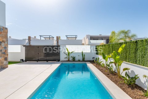 Villa till salu i Los Alcazares, Murcia, Spanien 3 sovrum, 142 kvm. Nr. 83667 - foto 3