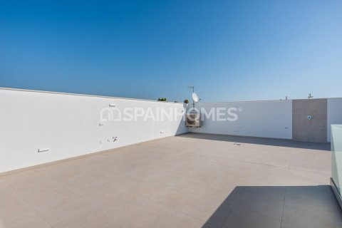 Villa till salu i Los Alcazares, Murcia, Spanien 3 sovrum, 142 kvm. Nr. 83667 - foto 12