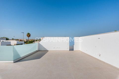 Villa till salu i Los Alcazares, Murcia, Spanien 3 sovrum, 142 kvm. Nr. 83667 - foto 9