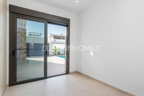 Villa till salu i Los Alcazares, Murcia, Spanien 3 sovrum, 142 kvm. Nr. 83667 - foto 23
