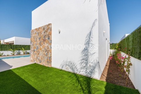 Villa till salu i Los Alcazares, Murcia, Spanien 3 sovrum, 142 kvm. Nr. 83667 - foto 5