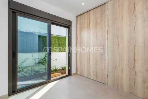 Villa till salu i Los Alcazares, Murcia, Spanien 3 sovrum, 142 kvm. Nr. 83667 - foto 21