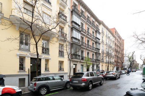 Lägenhet till salu Madrid, Spanien 2 sovrum, 104 kvm. Nr. 117874 - foto 19