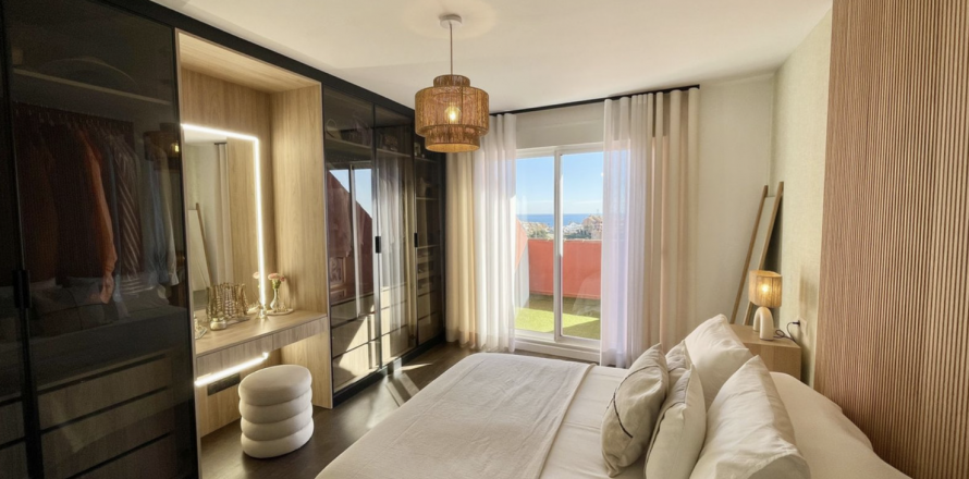 Duplex Fuengirola, Malaga, Spain 2 bedrooms, 127 sq.m. No. 117873