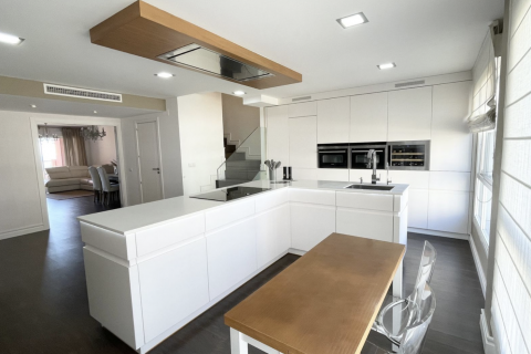 Duplex for sale Fuengirola, Malaga, Spain 2 bedrooms, 127 sq.m. No. 117873 - photo 30