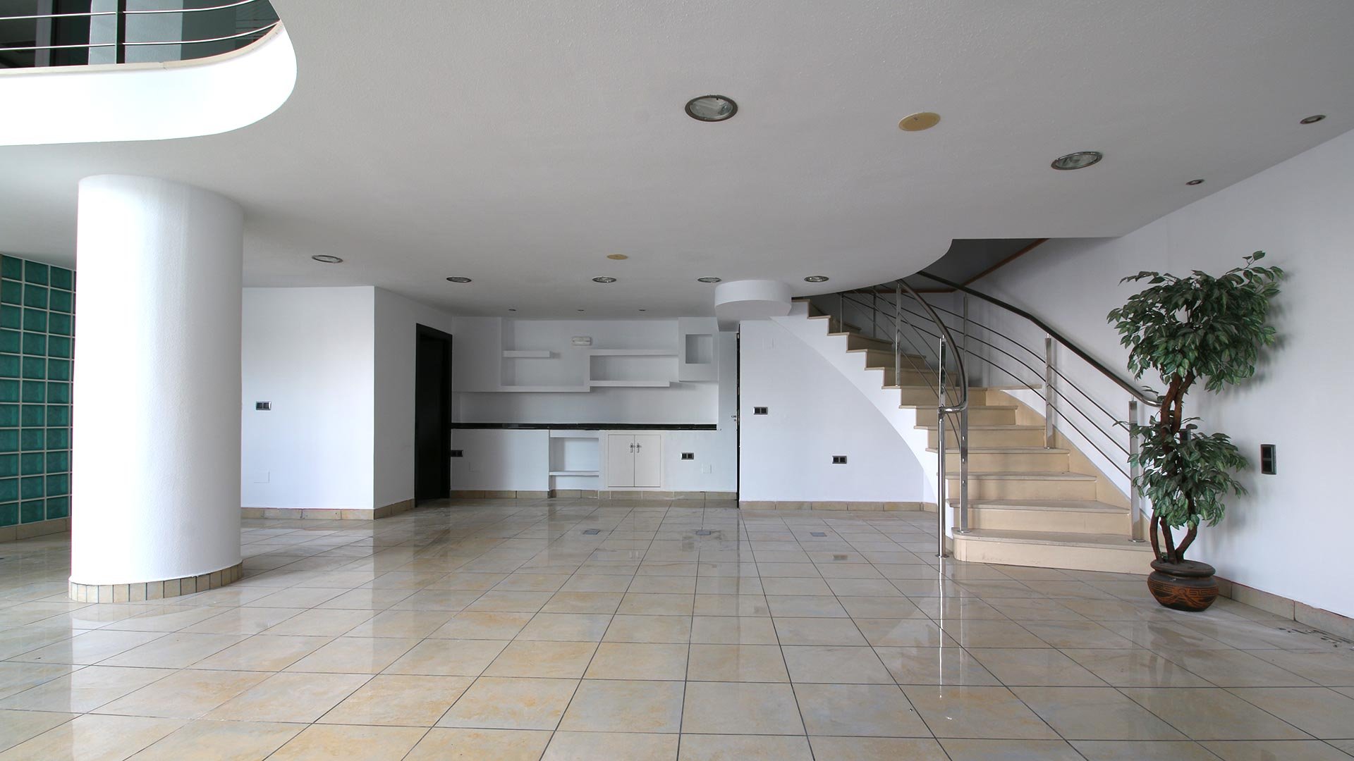Propiedad comercial en Torrevieja, Alicante, España 220 m2 No. 101528